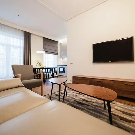 2br Designer Close To Old Town By Houseys Vilnius