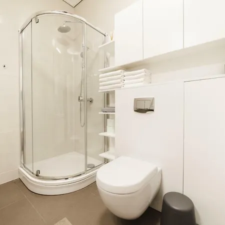 2br Designer Close To Old Town By Houseys 아파트 *