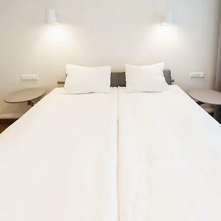 2br Designer Close To Old Town By Houseys 아파트